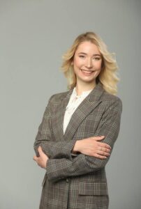 Крилова Діна